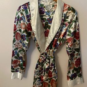 Silky Floral Robe Size Medium